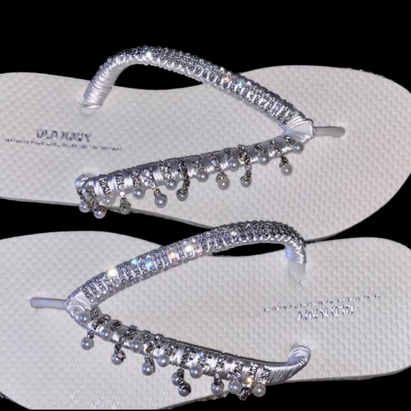 Flip Flops, Bridal Shoes, Beach Wedding Flip Flops, Rhinestones/Crystals, SZ6 - Picture 2 of 16